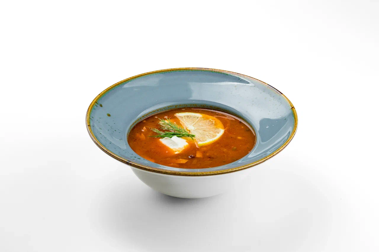 Солянка мясная с копченостями 
